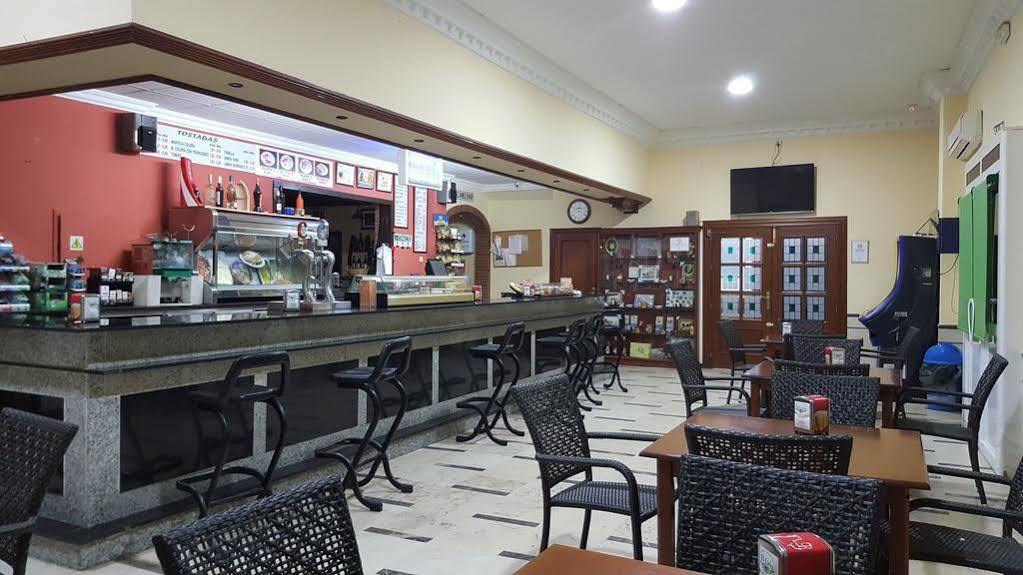 Hostal Restaurante El Lirio Bollullos Par del Condado Exterior foto